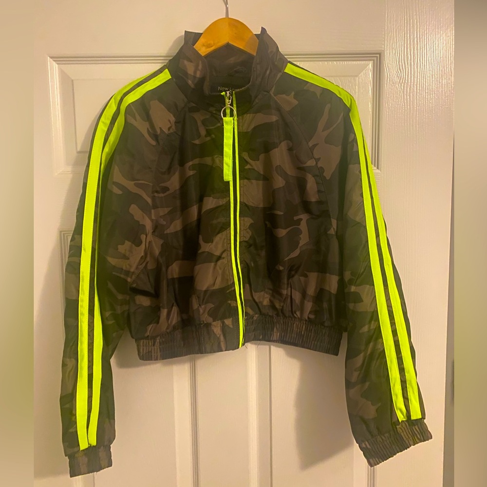 New Look Army Fatigue Print Lightweight Cropped Bomber Jacket